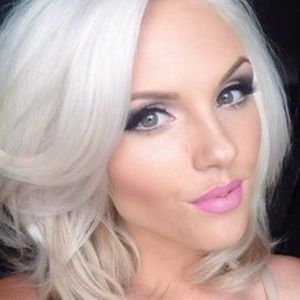 New Sexy White Layered Bob Full Wig shake and go